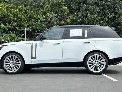 Used 2024 Land Rover Range Rover SE AWD/4WD image 2