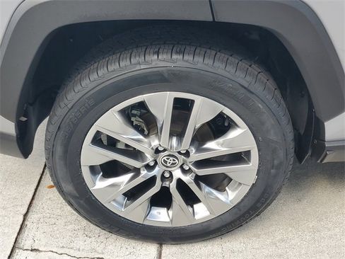 Used 2021 Toyota RAV4 Limited image 7