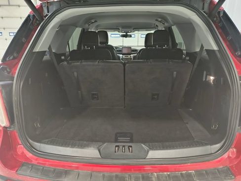 Used 2020 Ford Explorer XLT w/ Equipment Group 202A AWD/4WD image 20
