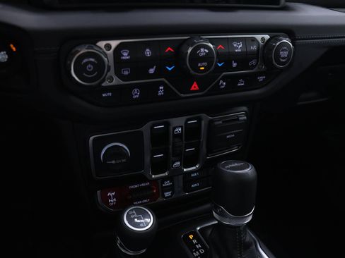 Used 2025 Jeep Gladiator Rubicon w/ Safety Group image 6