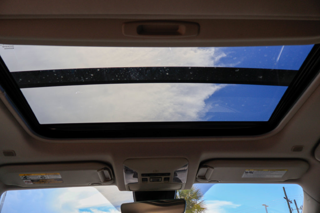 Used 2025 Toyota RAV4 Limited FWD image 13