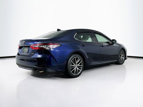 Used 2021 Toyota Camry XLE image 9