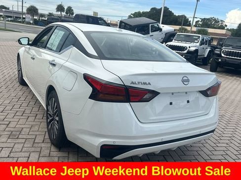 Used 2025 Nissan Altima 2.5 SV FWD image 9