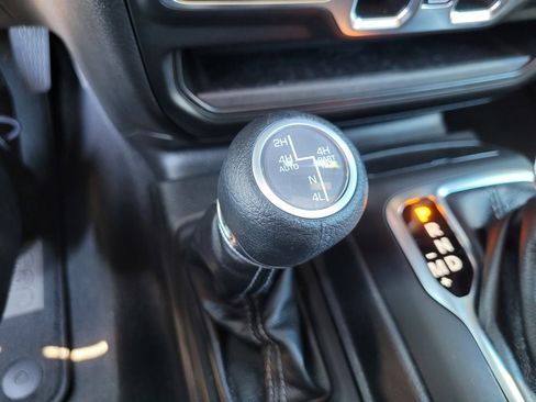 Used 2025 Jeep Wrangler Unlimited Sahara AWD/4WD image 22