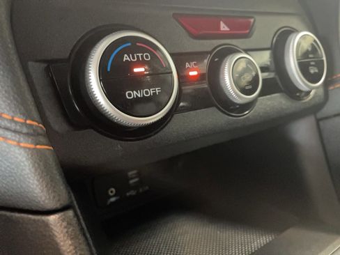 Used 2023 Subaru Crosstrek 2.5i Limited w/ Moonroof Package image 15