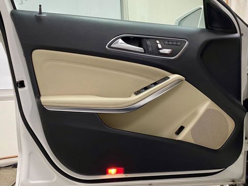 Used 2019 Mercedes-Benz GLA 250 4MATIC image 12