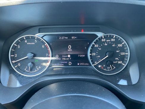 Used 2023 Nissan Rogue SV FWD image 11