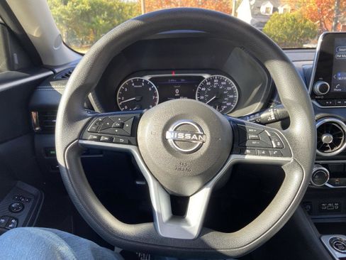 Used 2024 Nissan Sentra SV image 17