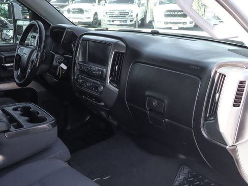 Used 2018 Chevrolet Silverado 1500 LT w/ All Star Edition image 40