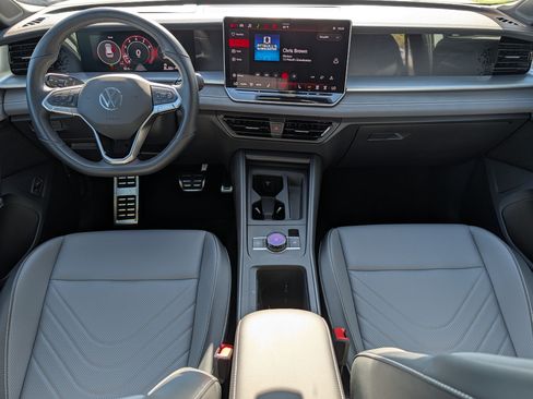 Certified 2026 Volkswagen Tiguan SE R-Line AWD/4WD image 10