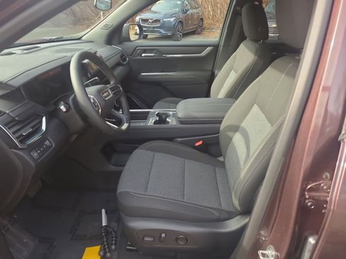 Used 2025 GMC Acadia Elevation w/ LPO, All-Weather Package image 17