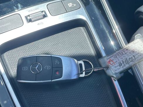 Used 2025 Mercedes-Benz GLA 250 4MATIC image 13