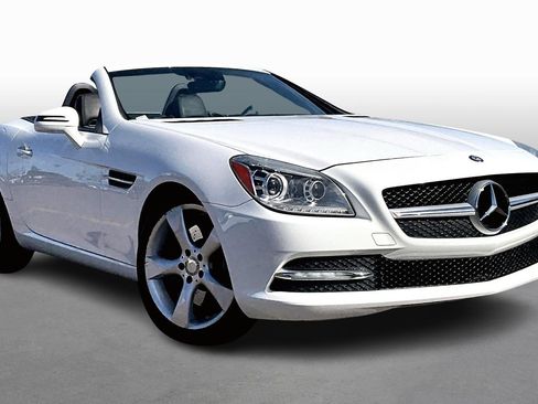 Used 2014 Mercedes-Benz SLK 350 image 7