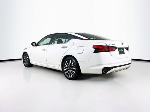 Used 2025 Nissan Altima 2.5 SV image 5