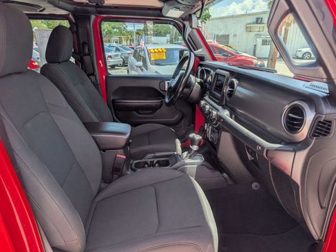 Used 2021 Jeep Gladiator Sport AWD/4WD image 13