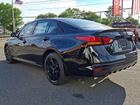 New 2026 Nissan Altima 2.5 SR w/ SR Midnight Edition Package AWD/4WD image 3