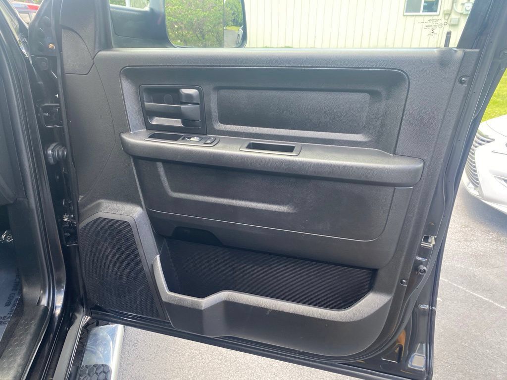 Used 2018 RAM 2500 Tradesman w/ Chrome Appearance Group AWD/4WD image 26