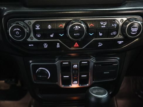 Used 2021 Jeep Wrangler Unlimited Sport AWD/4WD image 25