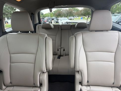 Used 2017 Honda Pilot Elite image 22