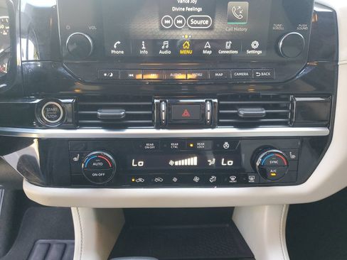 Certified 2023 Nissan Pathfinder SL FWD image 28