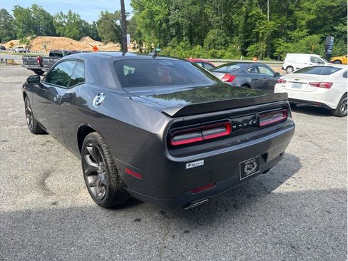 Used 2018 Dodge Challenger SXT Plus RWD image 8