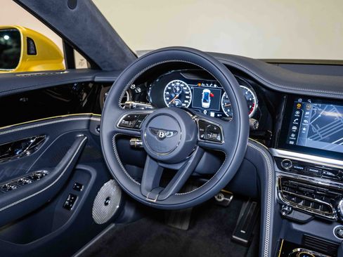 Certified 2024 Bentley Flying Spur V8 AWD/4WD image 28