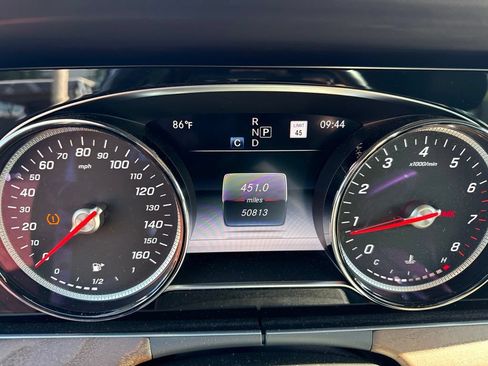 Used 2019 Mercedes-Benz E 300 image 3