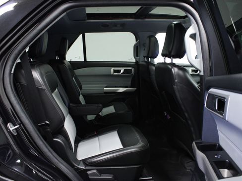 Used 2023 Ford Explorer XLT w/ Equipment Group 202A image 16