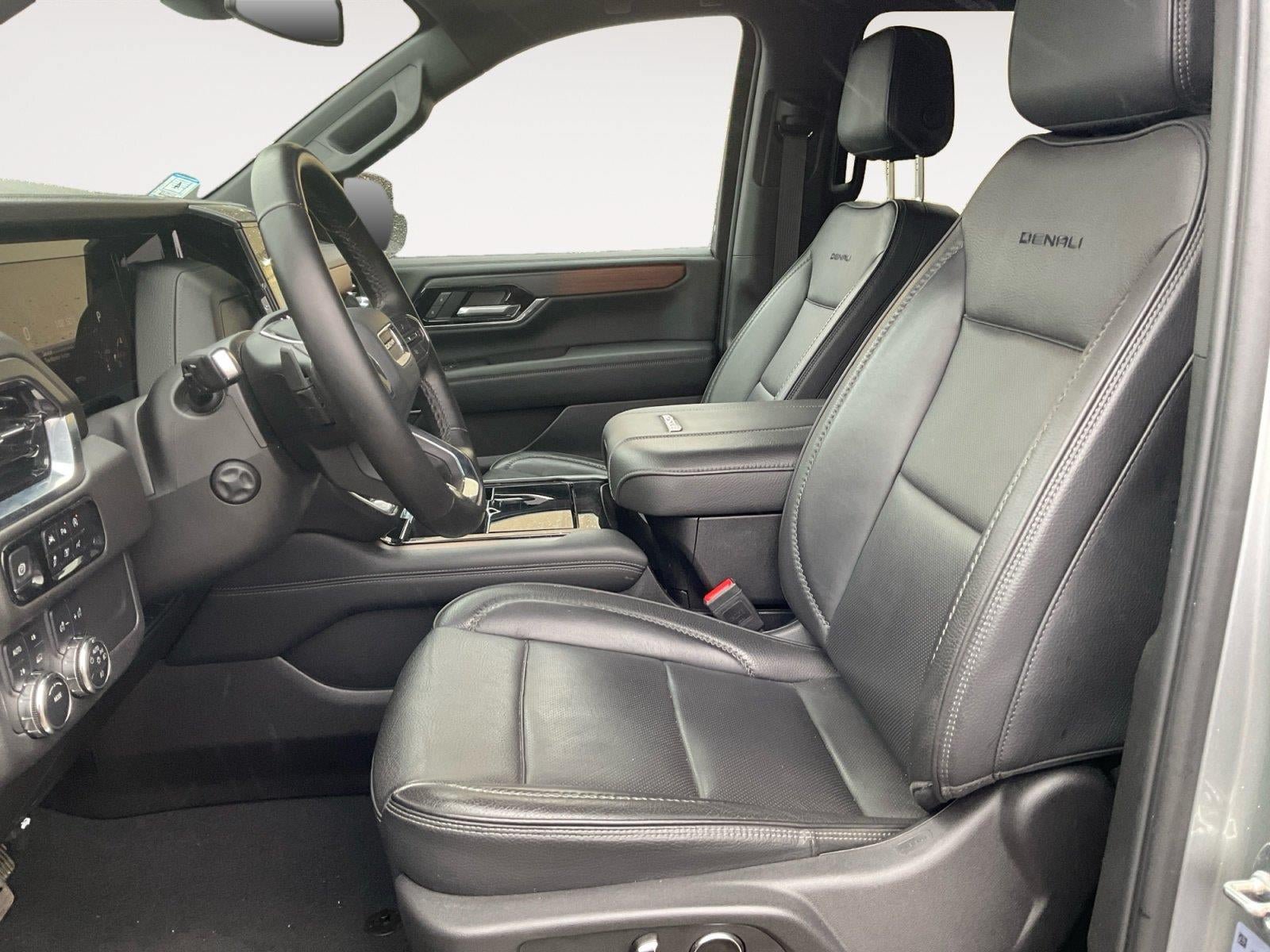 Used 2025 GMC Yukon XL Denali AWD/4WD image 9