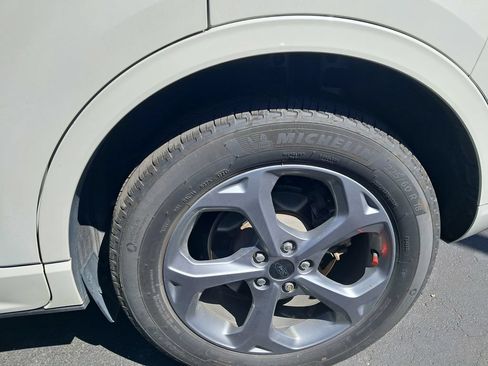 Used 2024 Ford Escape ST-Line w/ Tech Pack #1 AWD/4WD image 9