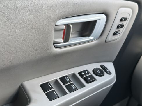 Used 2014 Honda Pilot Touring image 21