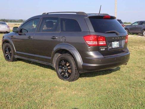 Used 2020 Dodge Journey SE w/ Blacktop Package FWD image 5