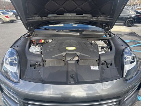 Used 2021 Porsche Cayenne E-Hybrid image 10