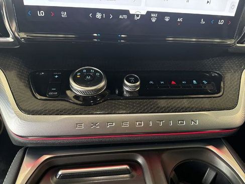 Certified 2025 Ford Expedition Platinum w/ Stealth Performance Package AWD/4WD image 12