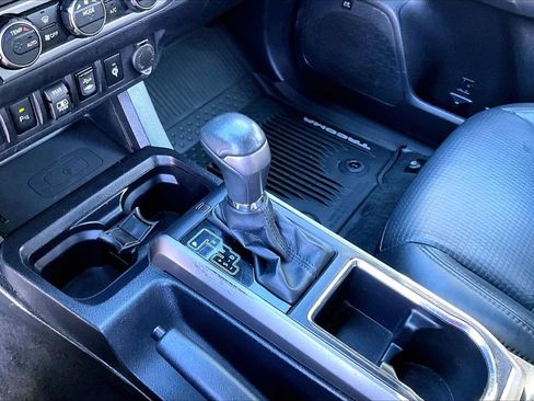 Used 2019 Toyota Tacoma Limited image 31
