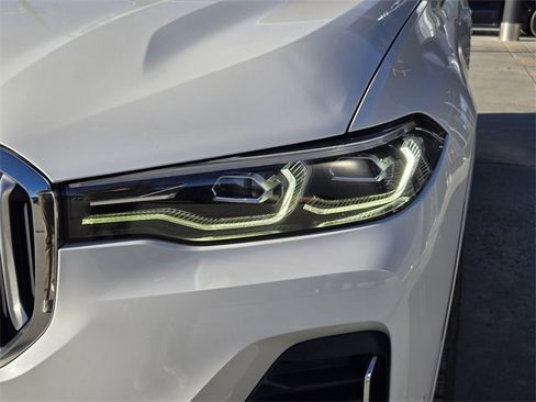 Used 2021 BMW X7 xDrive40i w/ Premium Package image 40