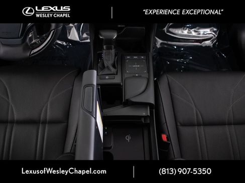 Used 2021 Lexus ES 350 Ultra Luxury w/ Accessory Package 2 FWD image 18