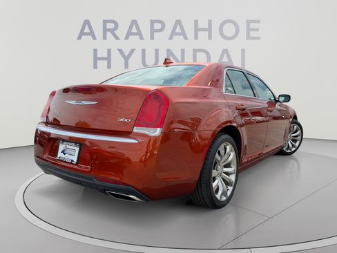 Used 2020 Chrysler 300 Touring w/ Chrome Appearance Package RWD image 5