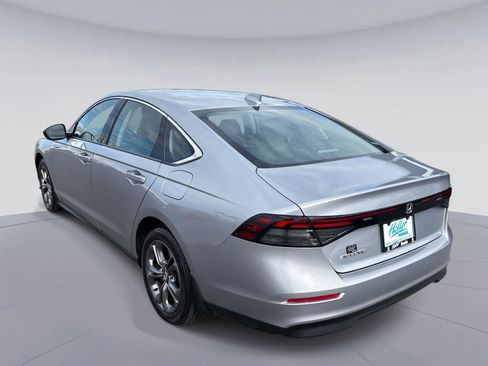 Certified 2023 Honda Accord EX image 6