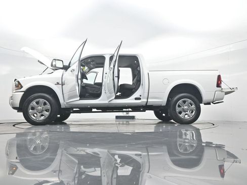 Used 2018 RAM 2500 Laramie w/ Sport Appearance Group AWD/4WD image 39