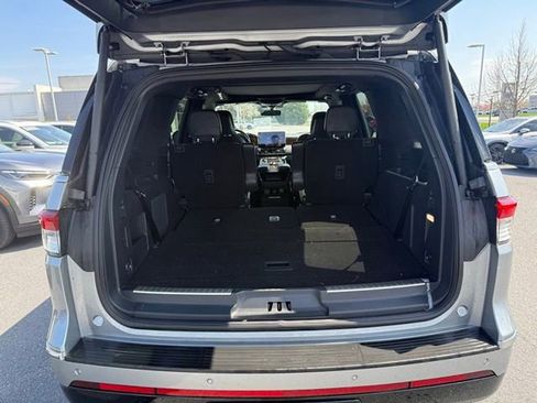 Used 2024 Lincoln Navigator Reserve image 8