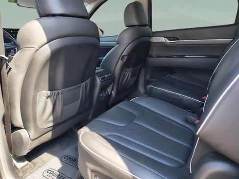 Used 2024 Hyundai Palisade SEL w/ Premium Package FWD image 16
