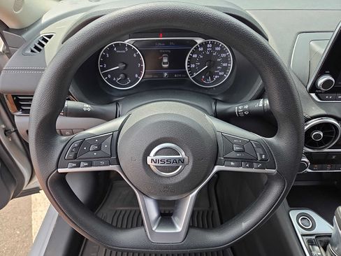 Used 2023 Nissan Sentra SV FWD image 19