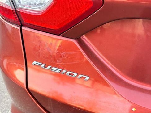 Used 2014 Ford Fusion SE FWD image 29