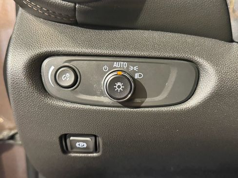 Used 2019 Chevrolet Blazer Premier AWD/4WD image 10
