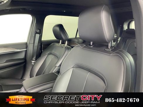 New 2026 Jeep Grand Cherokee L Limited AWD/4WD image 10