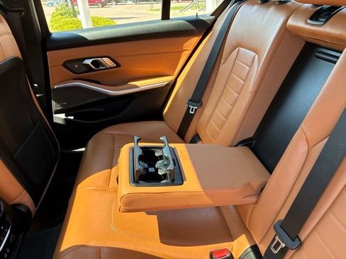 Used 2019 BMW 330i Sedan w/ M Sport Package RWD image 16