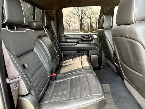 Used 2024 GMC Sierra 2500 AT4X image 10