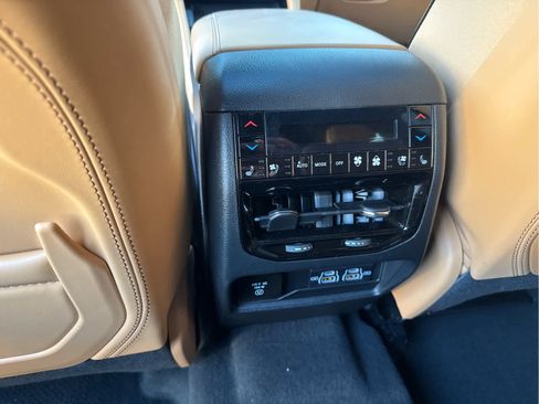 Used 2025 Jeep Grand Cherokee L Summit AWD/4WD image 39