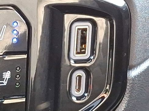 Used 2023 Chevrolet Silverado 1500 ZR2 image 25